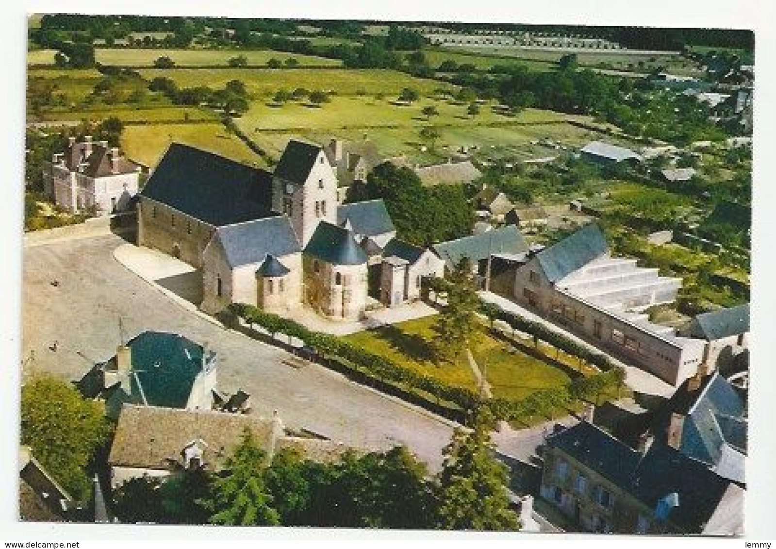 72 - BRULON - VUE AERIENNE SUR L'EGLISE ET LA PLACE GAUTHIER-CHEVREUIL - - Brulon