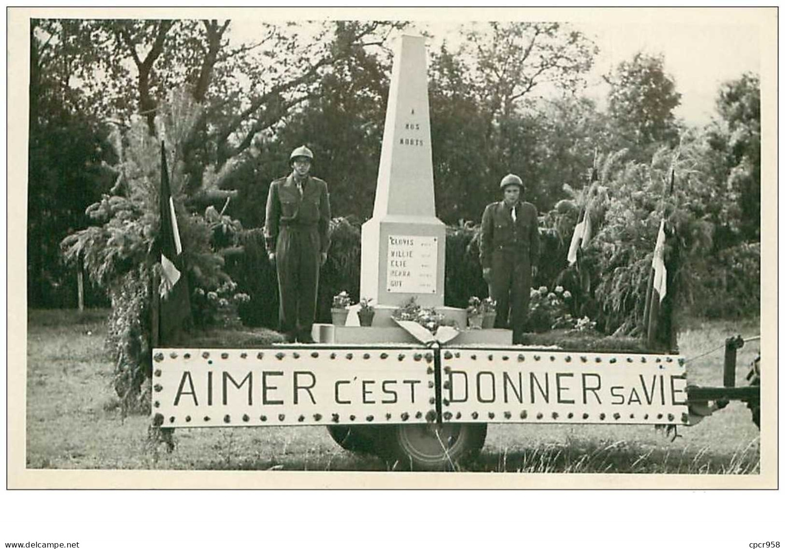 MILITAIRES.n°9220.AIMER C'EST DONNER SA VIE.A IDENTIFIER - Monumenti Ai Caduti