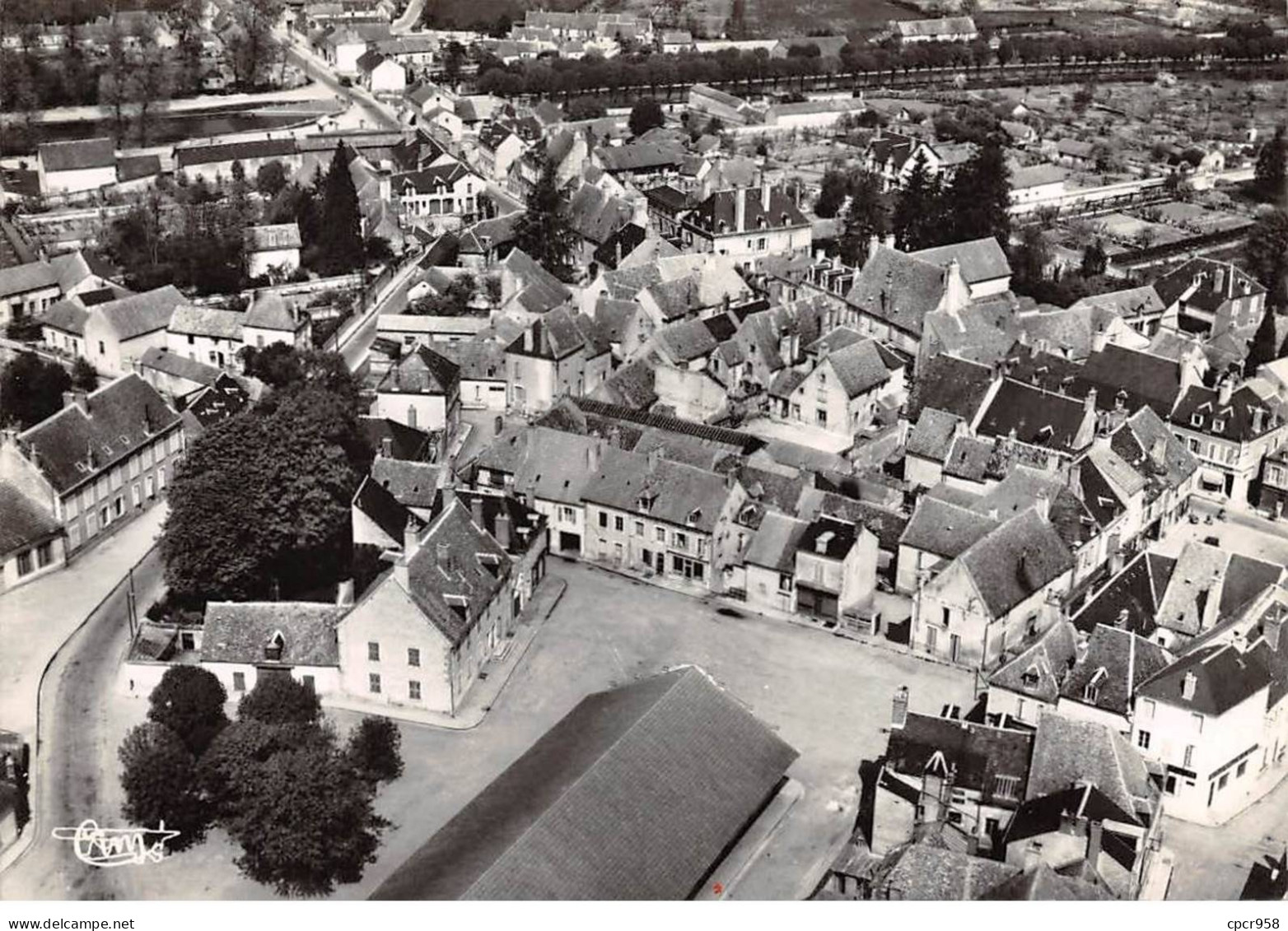 18 - SAN60409 - SANCOINS - Place Du Marché Couvert Et La Ville - Combier 12568 - CPSM 10x15 Cm - Sancoins