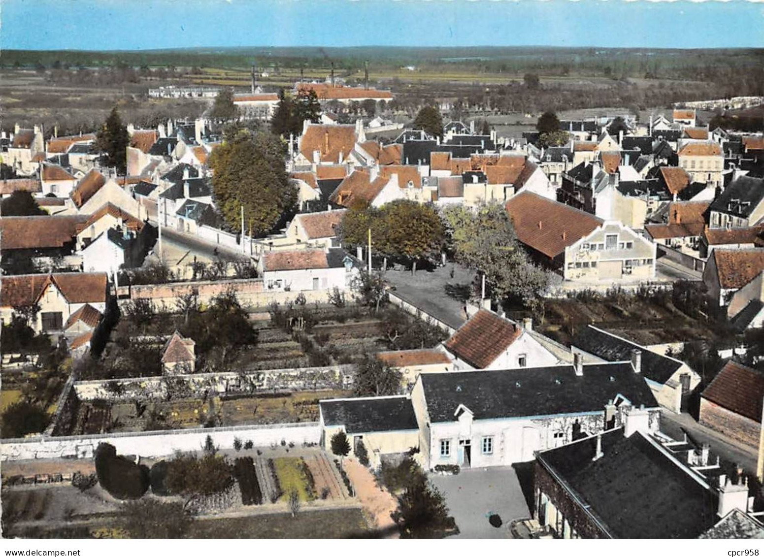 18 - SAN60416 - SANCOINS - Place Beurrière - Marché Couvert - Sofer A18 S13 1010 - CPSM 10x15 Cm - Sancoins