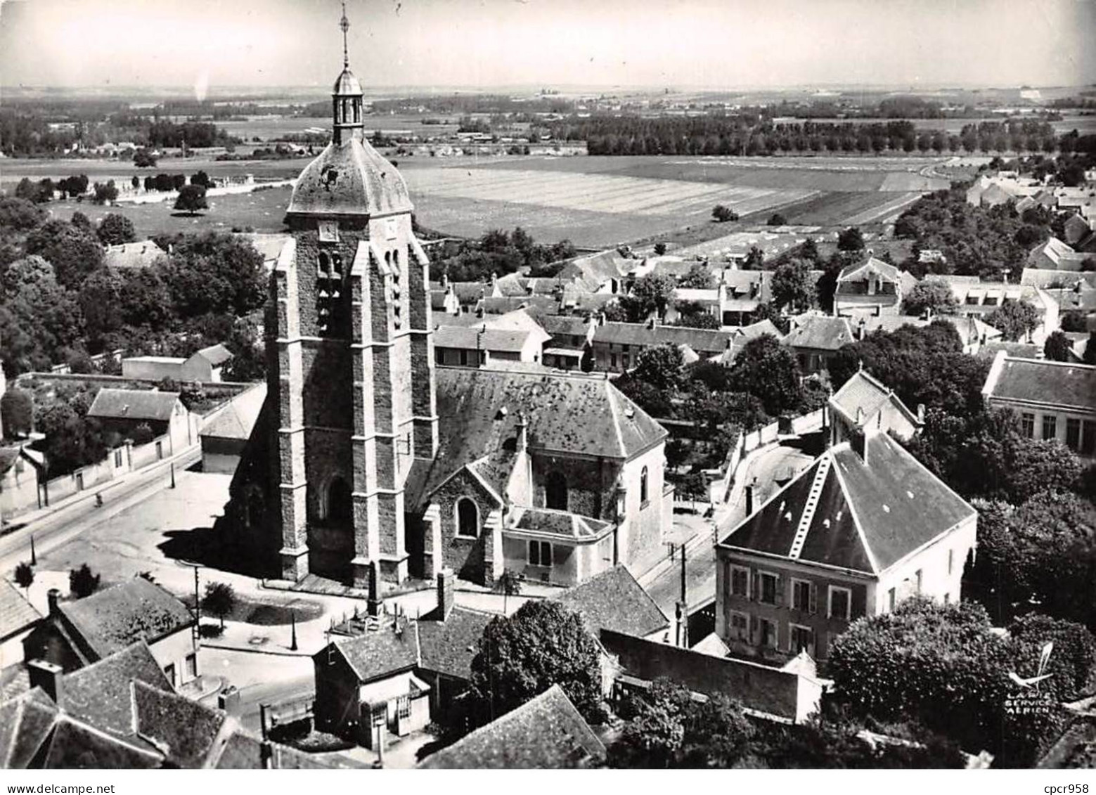 89 . N°sac11221 . VILLEBLEVIN . L'église N°2 . En Avion Au Dessus De . Cpsm 10X15 Cm . LAPIE - Villeblevin