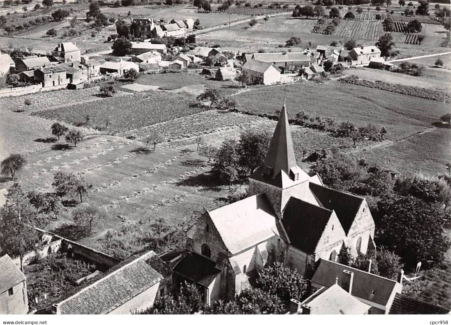 86 . N°sac10984 . Scorbe Clairvaux . L'église N°3 . En Avion Au Dessus De . Cpsm 10X15 Cm . LAPIE - Scorbe Clairvaux