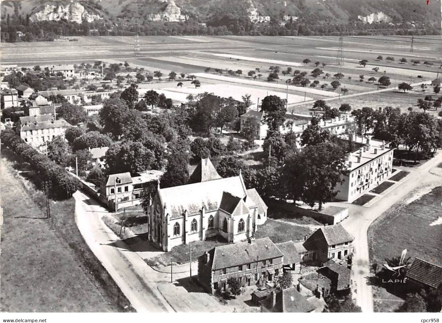 76 . N°sac10569 . Cleon . L'église Et Le Groupe Olivier N°4 .  En Avion Au Dessus De . Cpsm 10X15 Cm . LAPIE - Darnétal