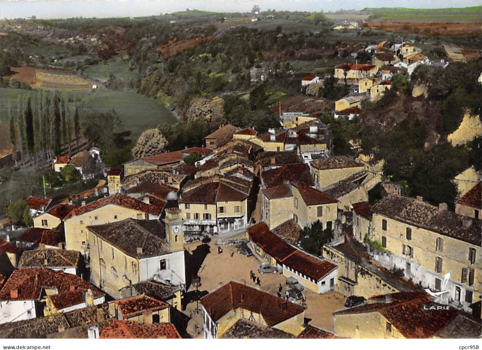 82 . N°sac10828 . Montaigu-de-quercy. Quartier De L'église N°7 . En Avion Au Dessus De . Cpsm 10X15 Cm . LAPIE - Montaigu De Quercy