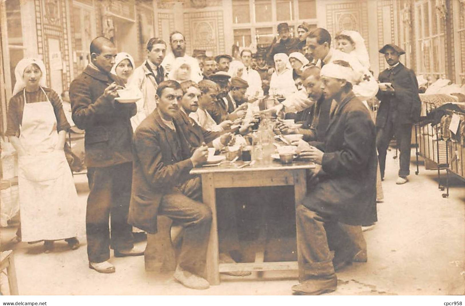 75 - N°85879 - PARIS - Hôpital, Réfectoire - Croix-Rouge - Carte Photo - Santé, Hôpitaux