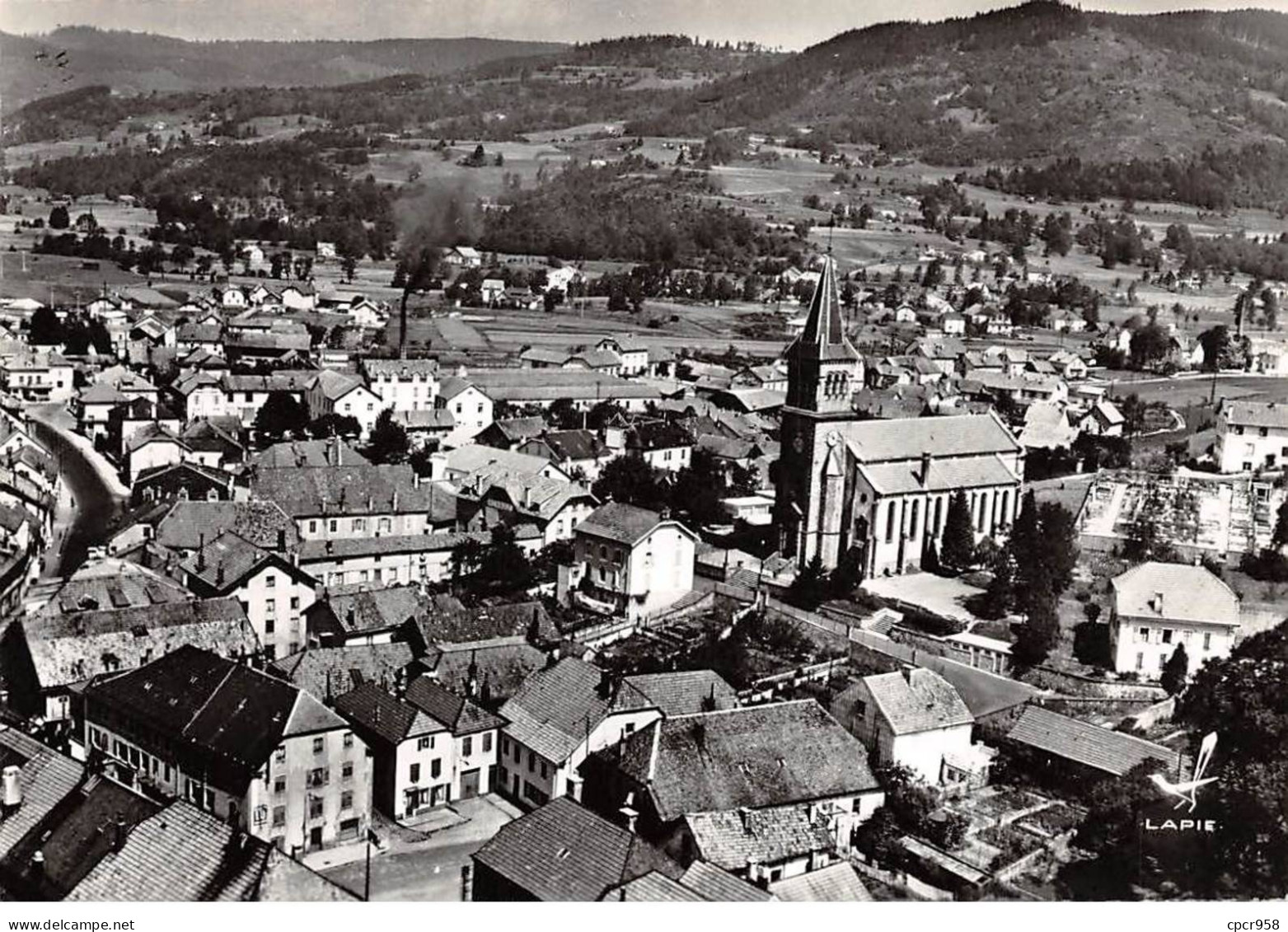 88 . N°sac11177 . LE THILLOT . L'église Et La Place De La République N°3 . En Avion Au Dessus De . Cpsm 10X15 Cm . LAPIE - Le Thillot