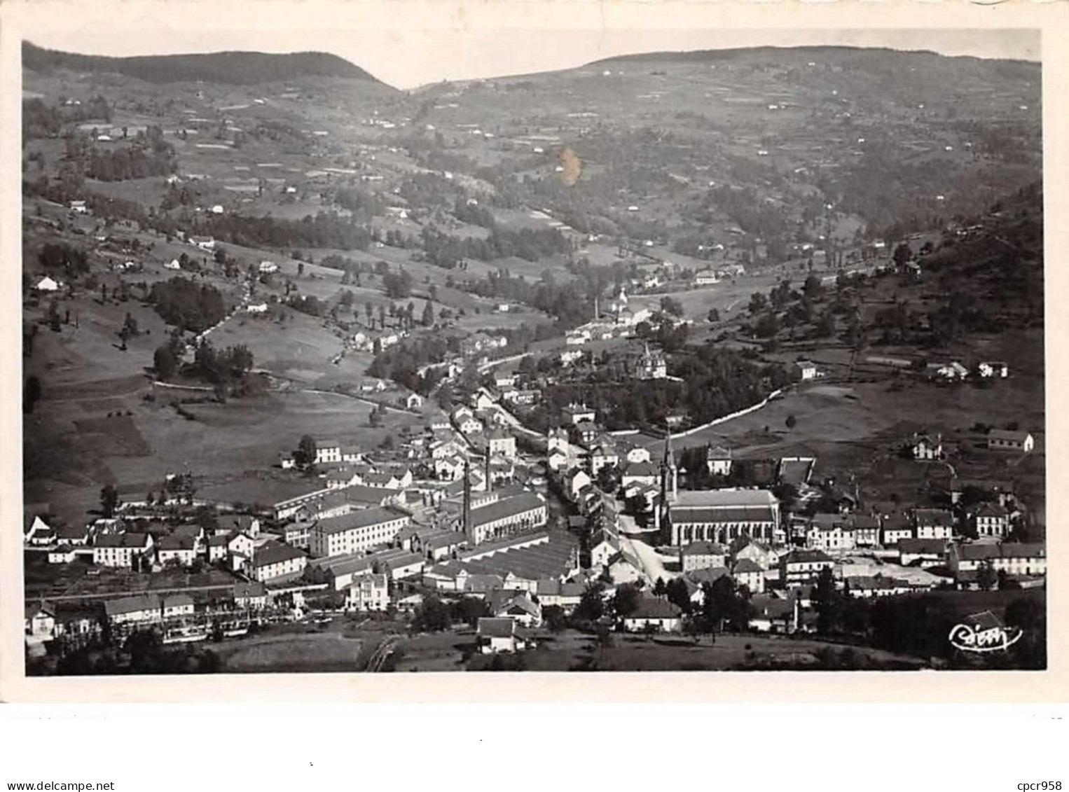 88 . N°101706  . Cpsm .9x14 Cm  .cornimont .panorama Pris Du Calvaire . - Cornimont