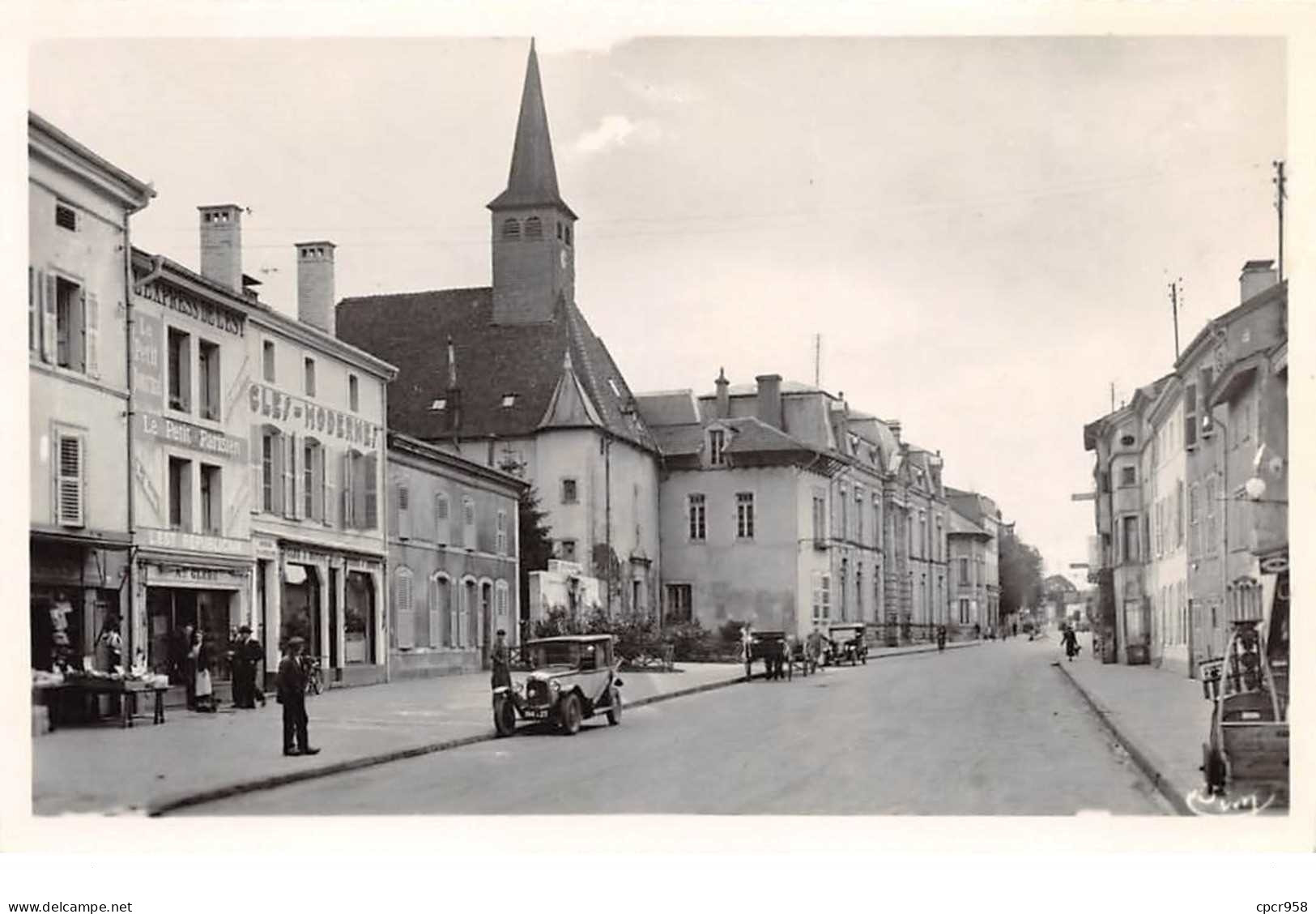 88 . N°101684  . Cpsm .9x14 Cm  .rambervilliers .hopital Et Rue Carnot . - Rambervillers