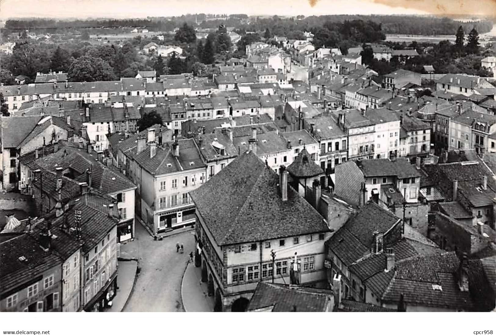 88 . N°101680  . Cpsm .9x14 Cm  .rambervilliers .vue Generale . - Rambervillers