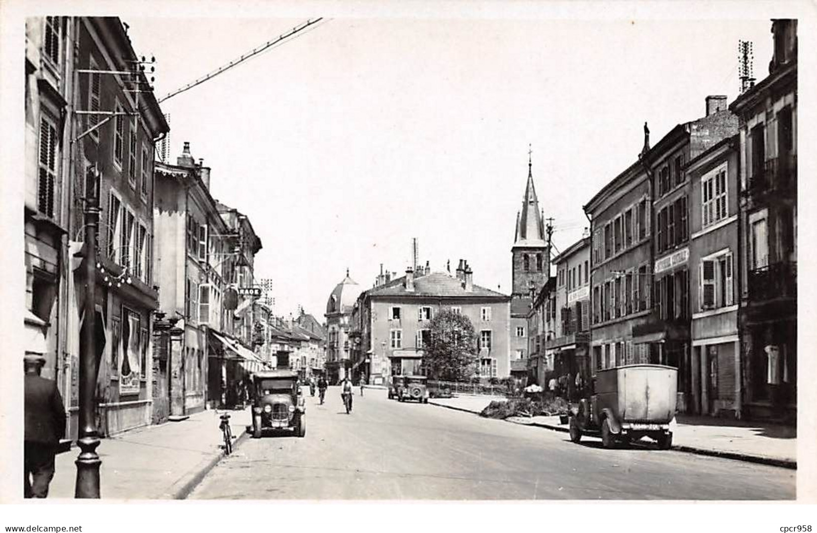 88 - N°75552 - RAMBERVILLERS - Rue Carnot - Carte CPSM - Rambervillers