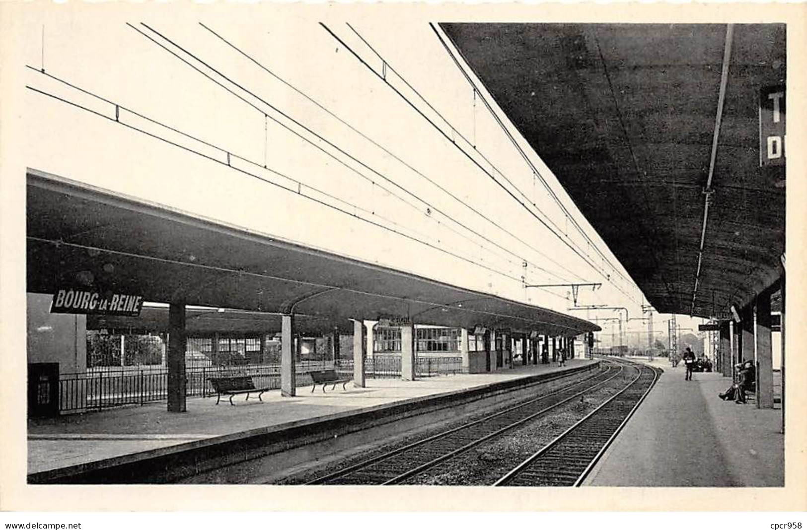 92 - Bourg La Reine - SAN23185 - La Gare Du Métro - CPSM 14X9 Cm - Bourg La Reine