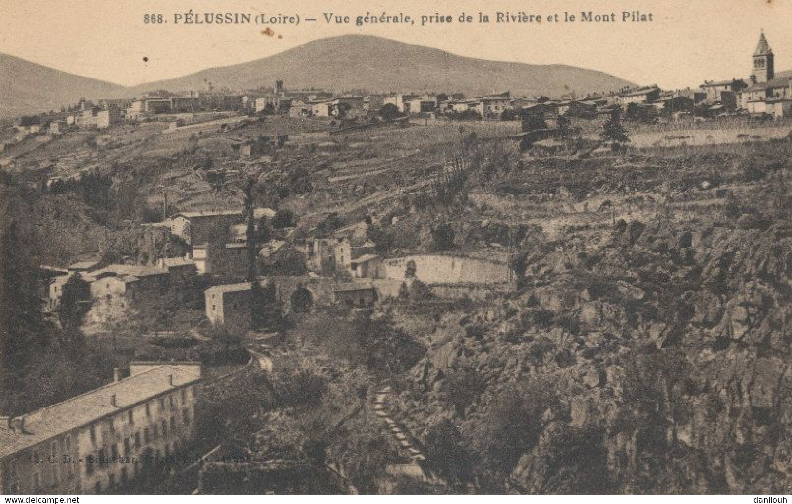 42 // PELUSSIN Vue Générale Prise De La Rivière Et Le Mont Pilat  868 - Pelussin