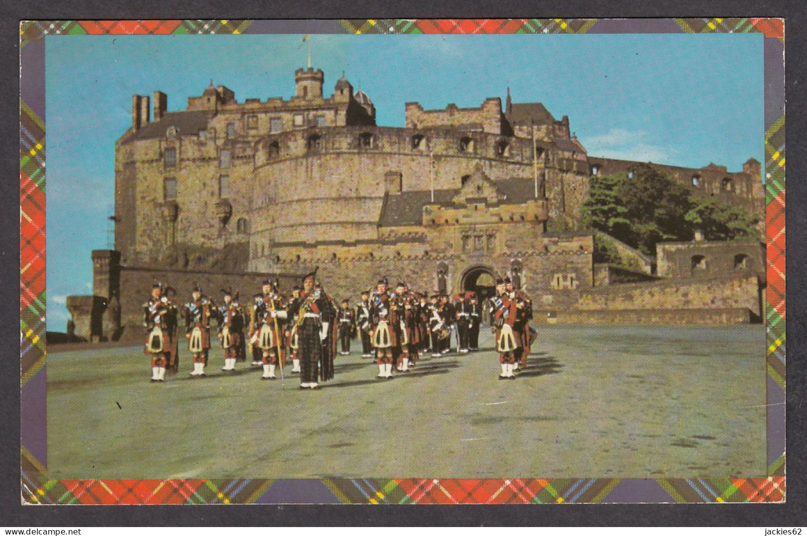 111224/ EDINBURGH, Castle, Highland Pipers On Parade - Midlothian/ Edinburgh