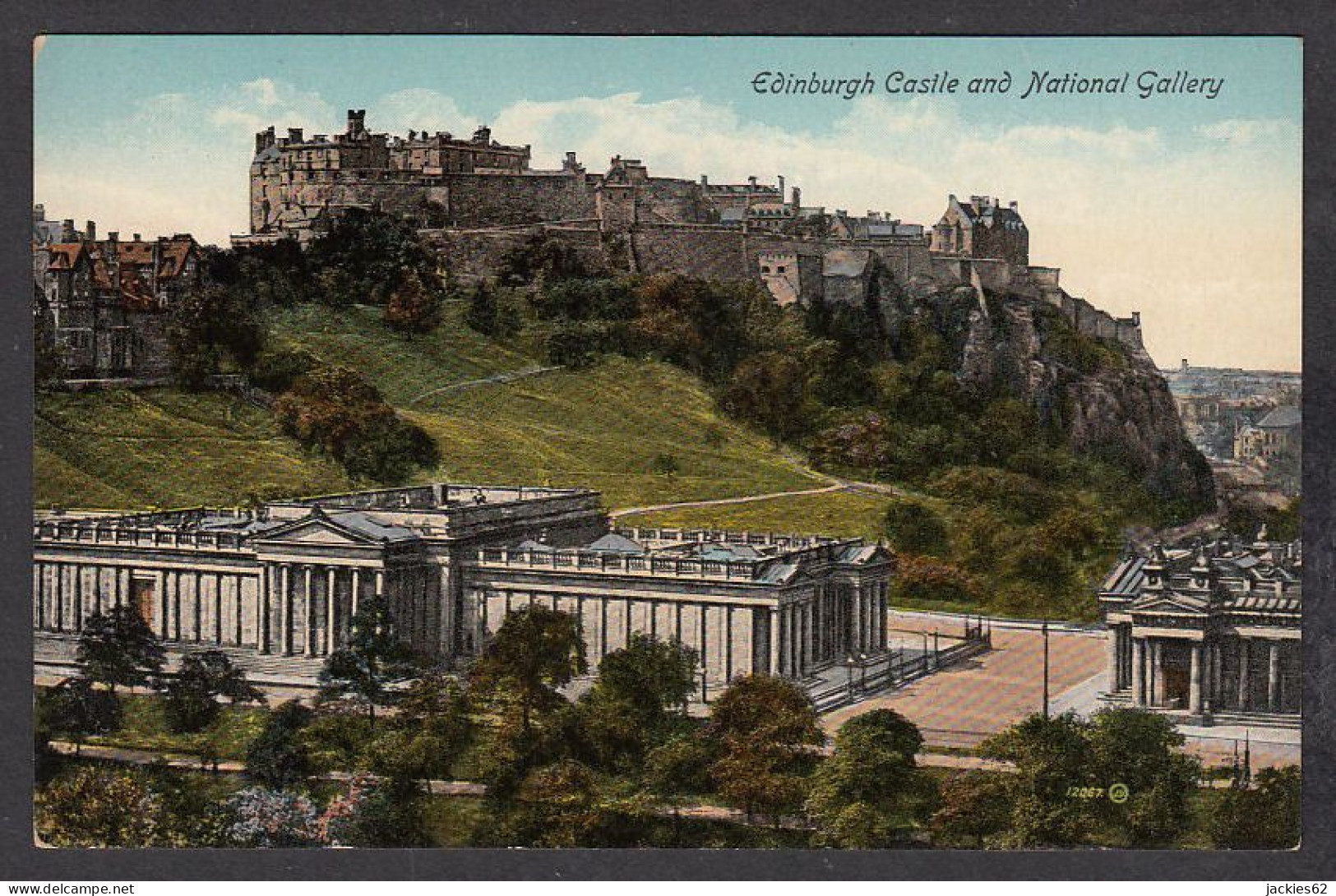 111221/ EDINBURGH, Castle And National Gallery - Midlothian/ Edinburgh