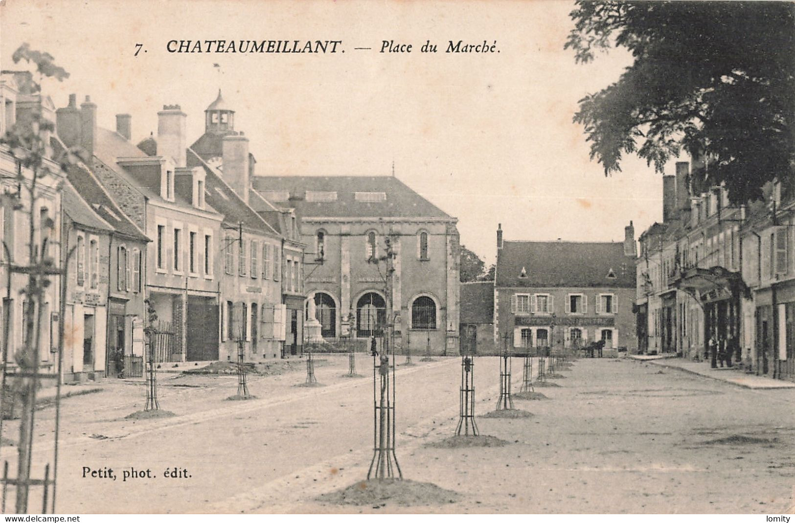 18 Chateaumeillant La Place Du Marché CPA - Châteaumeillant