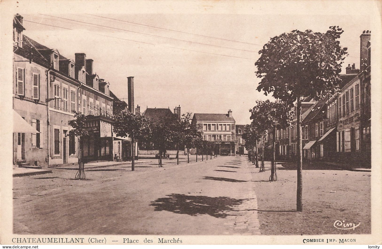 18 Chateaumeillant La Place Des Marchés Du Marché CPA - Châteaumeillant