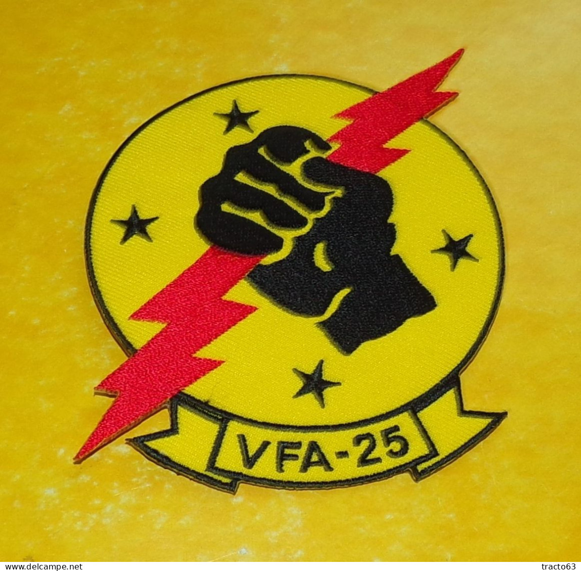 TISSU PATCH : U.S AIR FORCE , PILOTE VFA-25 , DIAMETRE 9 CM , BON ETAT VOIR PHOTO . POUR TOUT RENSEIGNEMENT ME CONTACTER - Patches