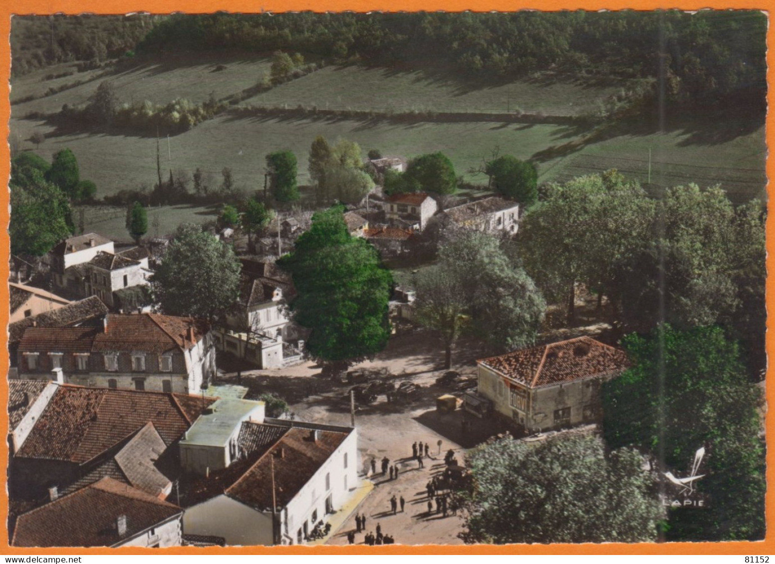 CPSM   De  82  MONTAIGU-de-QUERCY   " Vue D'ensemble Aérienne "    Non écrite - Montaigu De Quercy