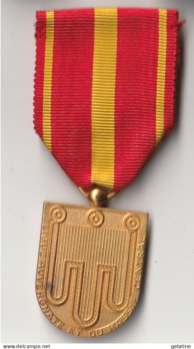 Médaille Ligue Auvergnat Du Massif Central - France