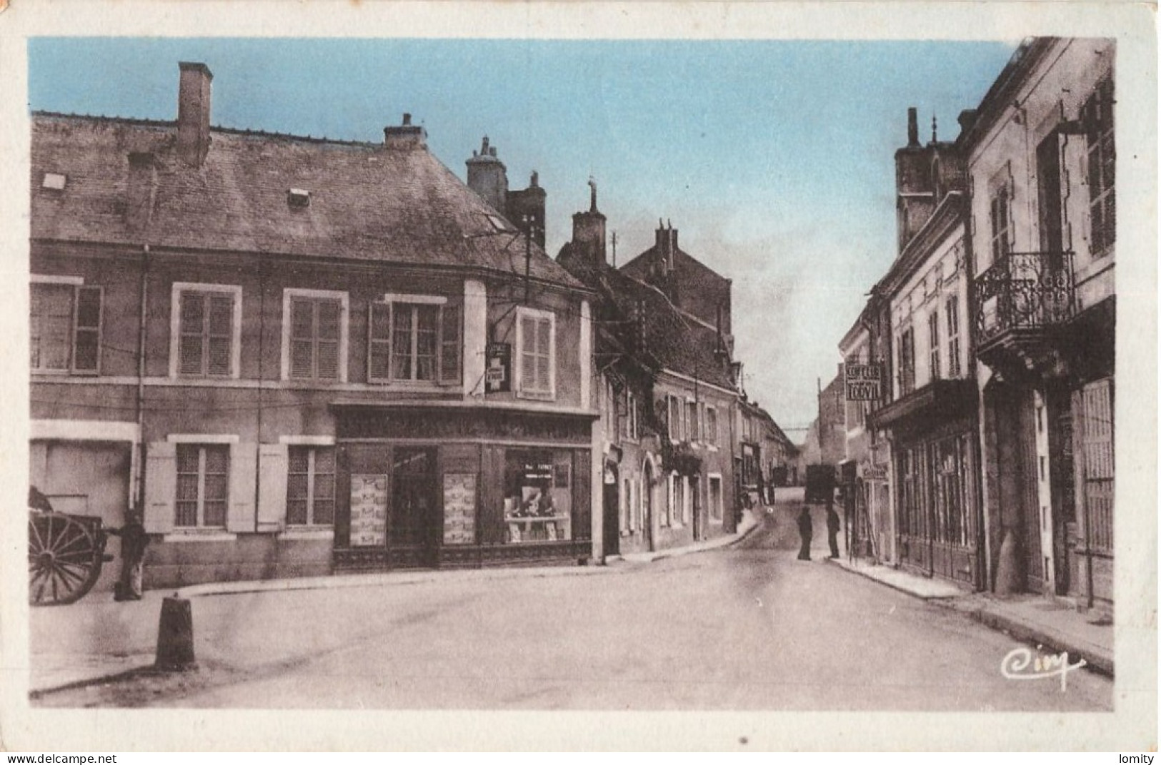 18 Chateaumeillant Rue Du Marché CPA - Châteaumeillant