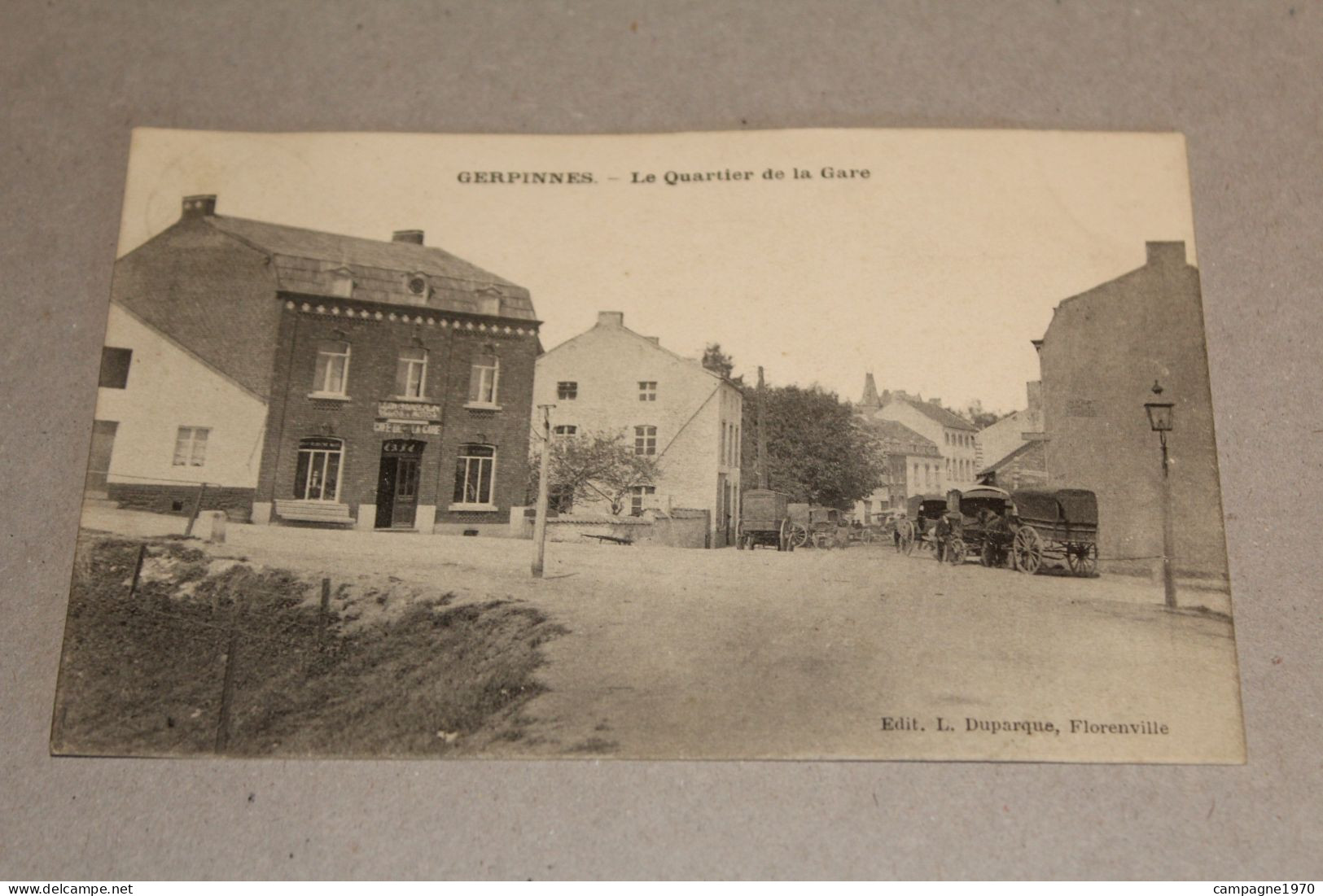 TOP CPA !! GERPINNES - LE QUARTIER DE LA GARE ( 1910 - ATTELAGE MOYEN PLAN + CAFE ) - Gerpinnes