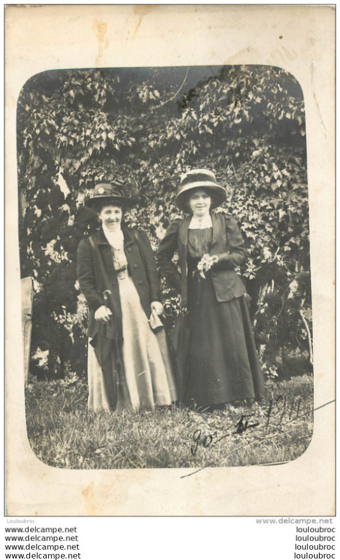 CARTE PHOTO  DEUX FEMMES 1911 - To Identify