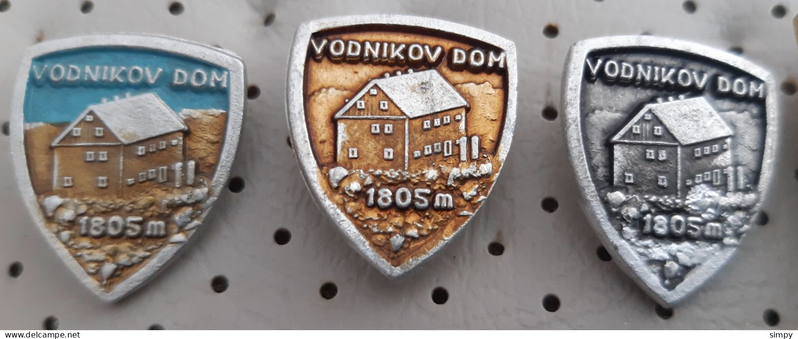 Vdonikov Dom 1805m Mountain Lodge Cottage Alpinism Mountaineering Slovenia Pins - Alpinismo, Arrampicata