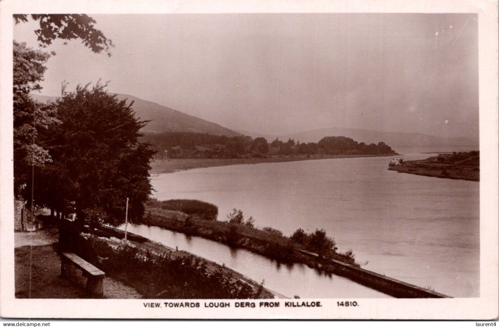 5-4-2024 (1 Z 6) Ireland - B/w (older) - Lough Derg From Killaloe (14810) - Clare