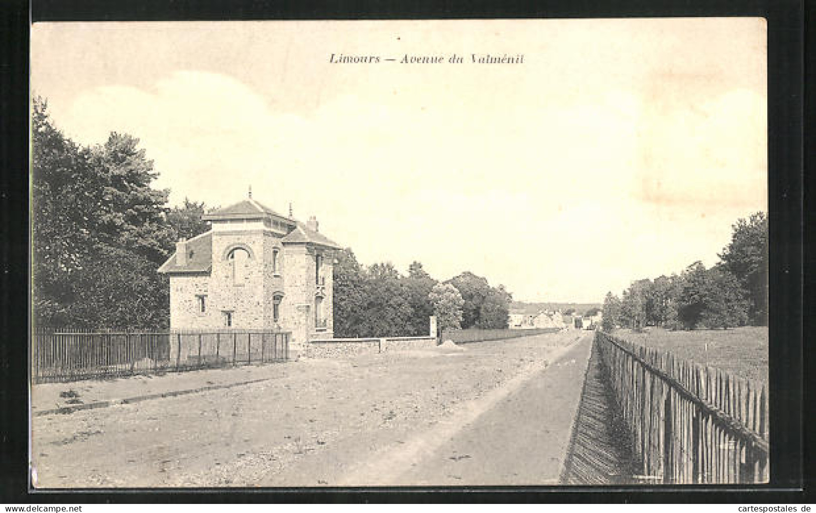 CPA Limours, Avenue Du Valménil  - Limours