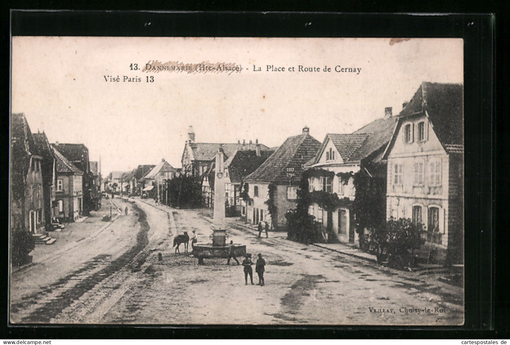 CPA Dannemarie, La Place Et Route De Cernay  - Dannemarie