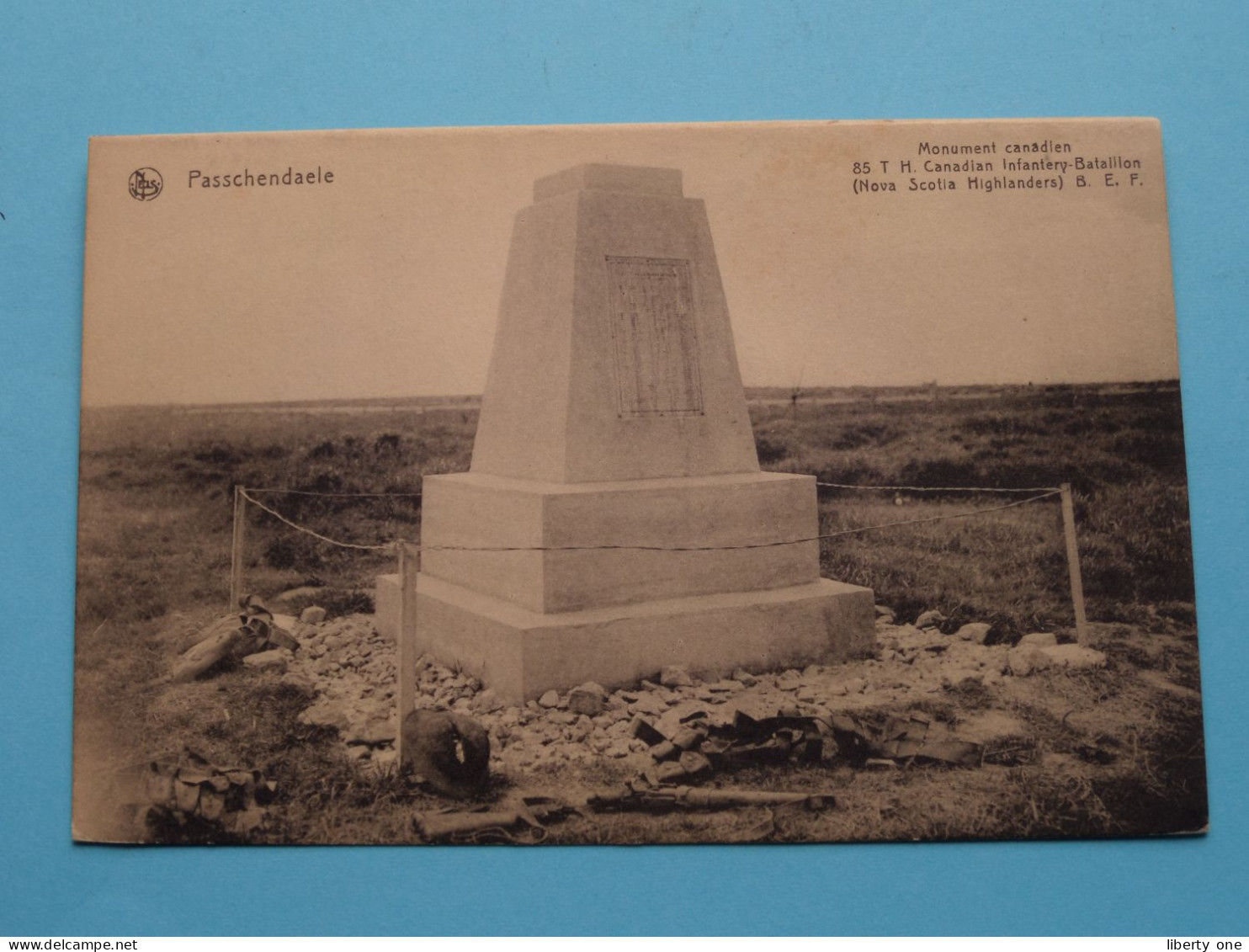 Passchendaele > Monument CANADIEN Canadian Infantery ( Edit. : Sansen-Vanneste ) Anno 19?? ( Zie / Voir Scans ) ! - Zonnebeke