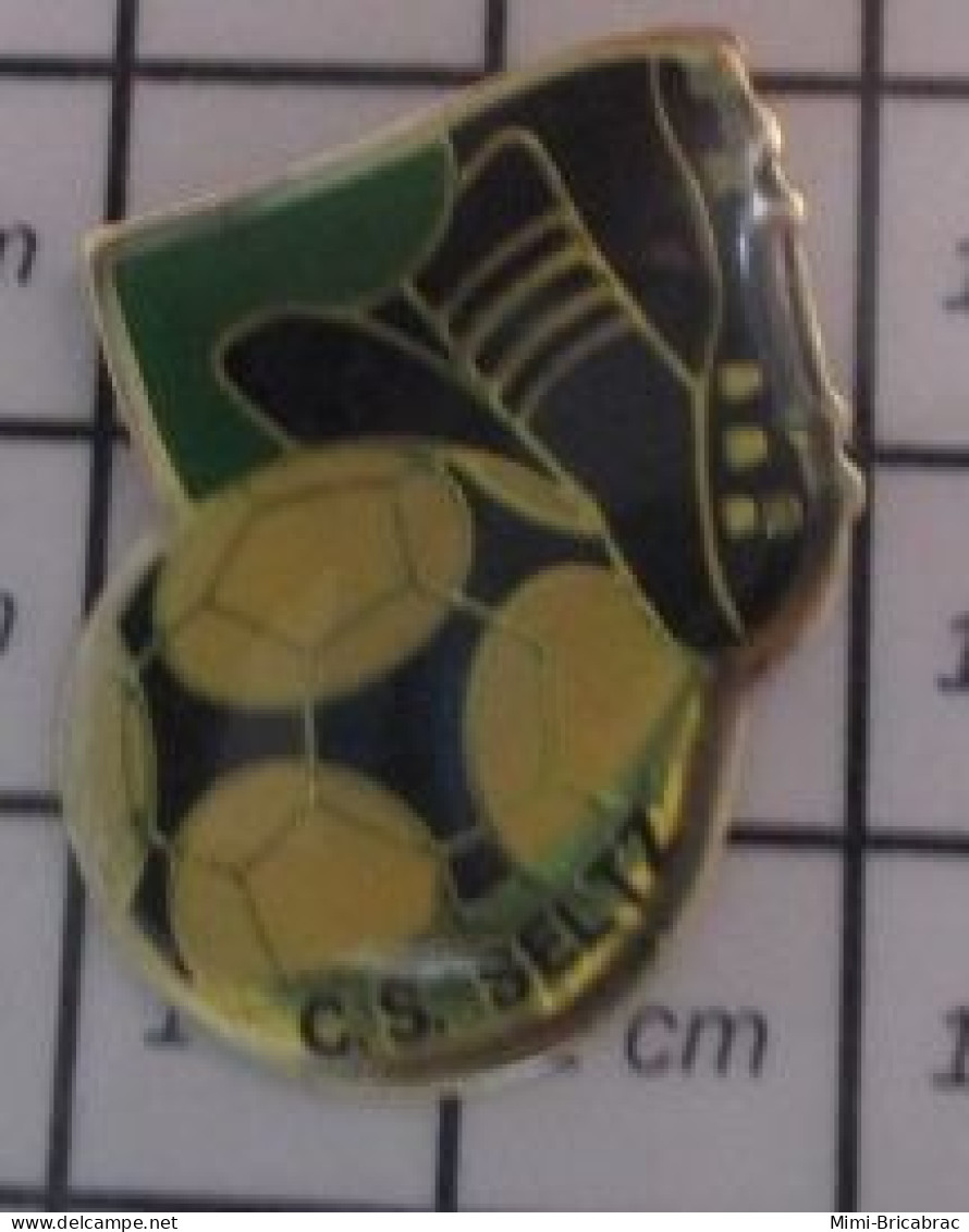 1518b Pin's Pins / Beau Et Rare / SPORTS / FOOTBALL CLUB CS SELTZ BALLON CRAMPONS - Calcio