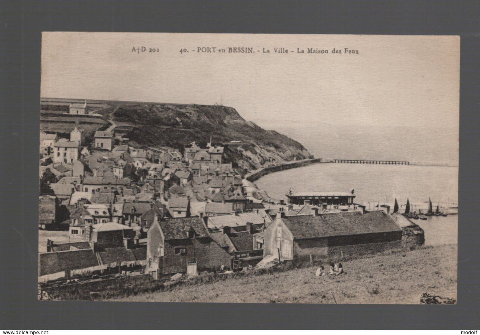 CPA - 14 - Port-en-Bessin - La Ville - La Maison Des Feux - Non Circulée - Port-en-Bessin-Huppain