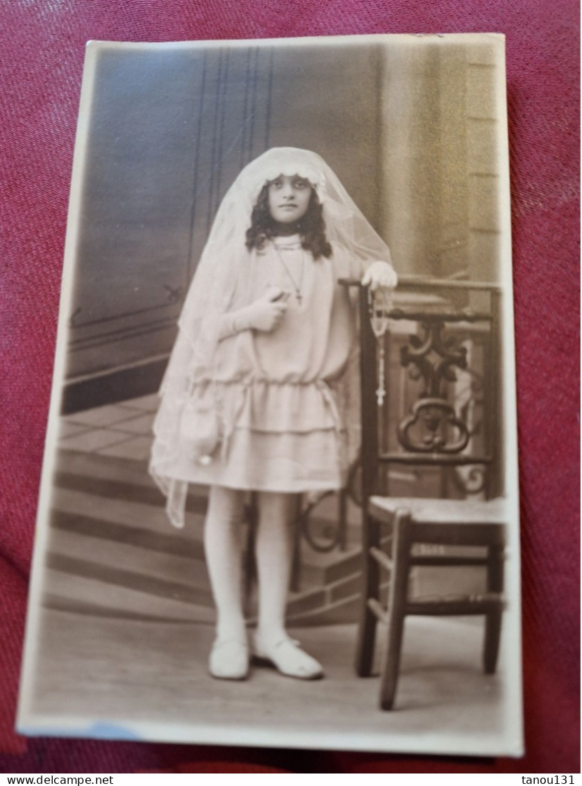 COMMUNION D'UNE JEUNE FILLE - Comunioni