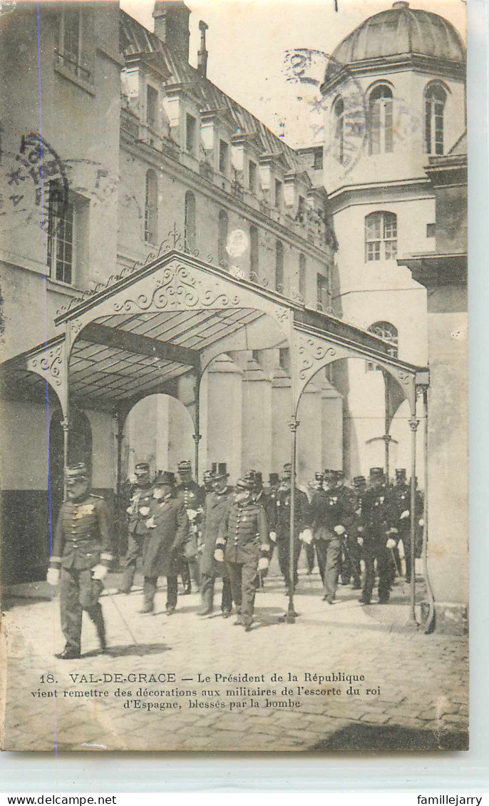 23697 - PARIS - HOPITAL - VAL DE GRACE / LE PRESIDENT DE LA REPUBLIQUE VIENT REMETTRE DES DCEORATIONS - Santé, Hôpitaux