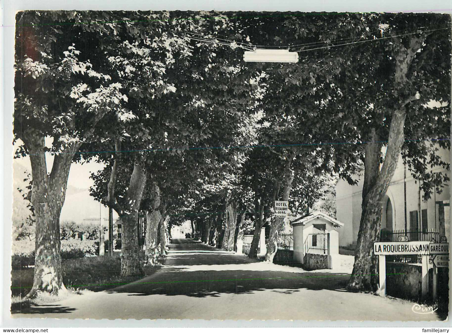 19841 - LA ROQUEBRUSSANNE - CPSM - ENTREE DU VILLAGE - La Roquebrussanne