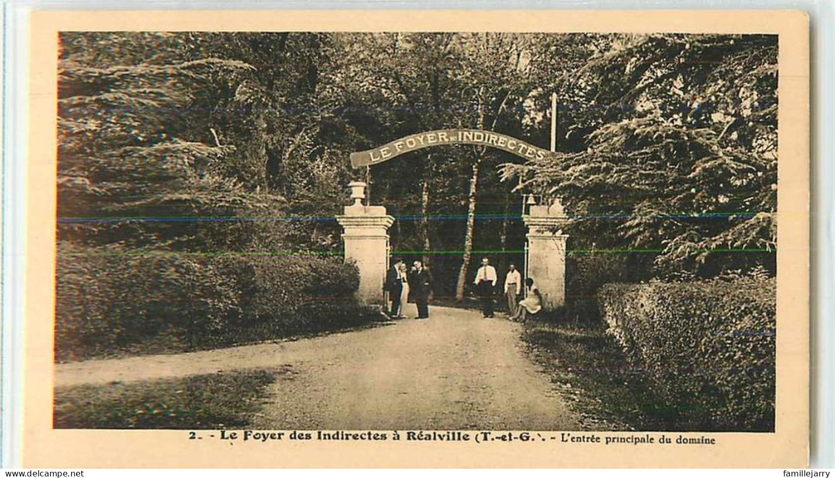 17607 - REALVILLE - LE FOYER DES INDIRECTES A / L ENTREE PRINCIPALE DU DOMAINE - Realville