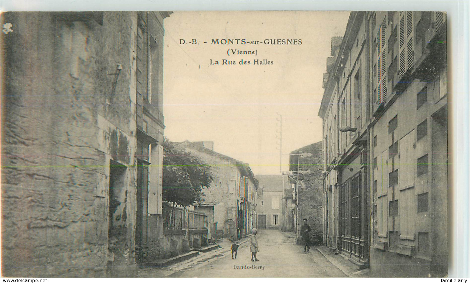 33294 - MONTS SUR GUESNES - LA RUE DES HALLES - Monts Sur Guesnes