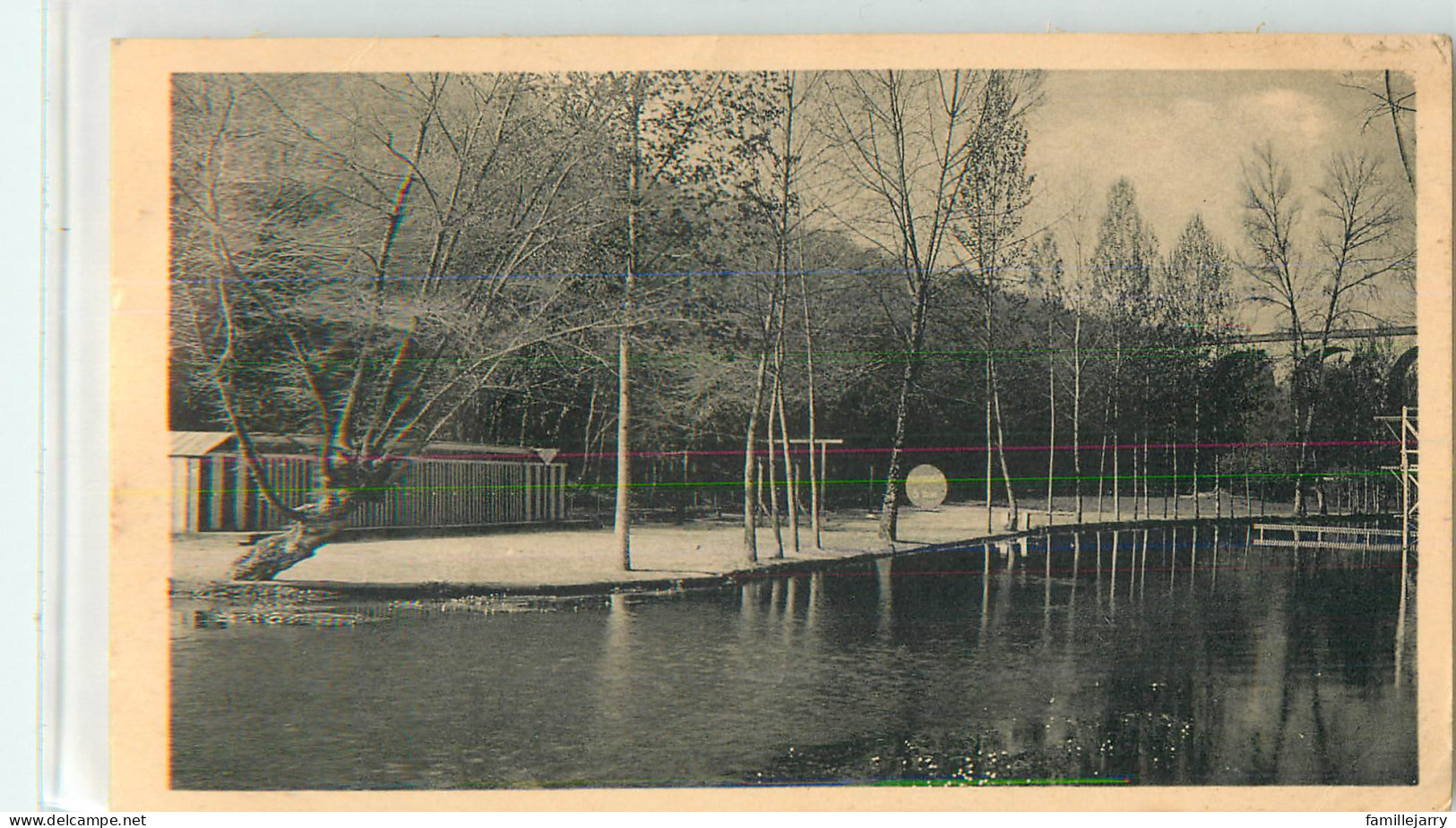 33286 - LUSIGNAN - VUE DES CABINES ET COIN DE LA PLAGE - Lusignan