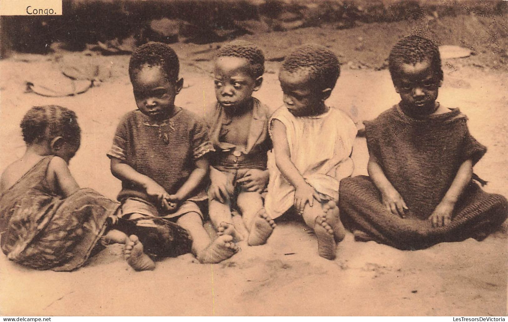 CONGO BELGE - Groupe D'enfants Dans Le Sable - Animé - Carte Postale Ancienne - Belgisch-Kongo