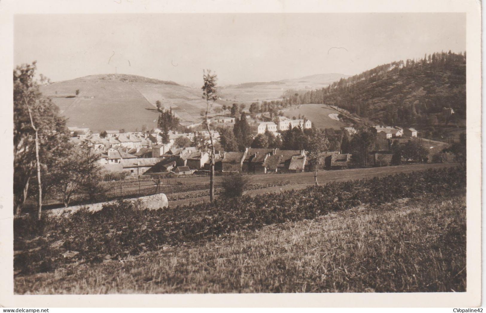 YSSINGEAUX (43) Vue Panoramique Avec Le Groupe Scolaire En 1955  CPSM  PF - Yssingeaux