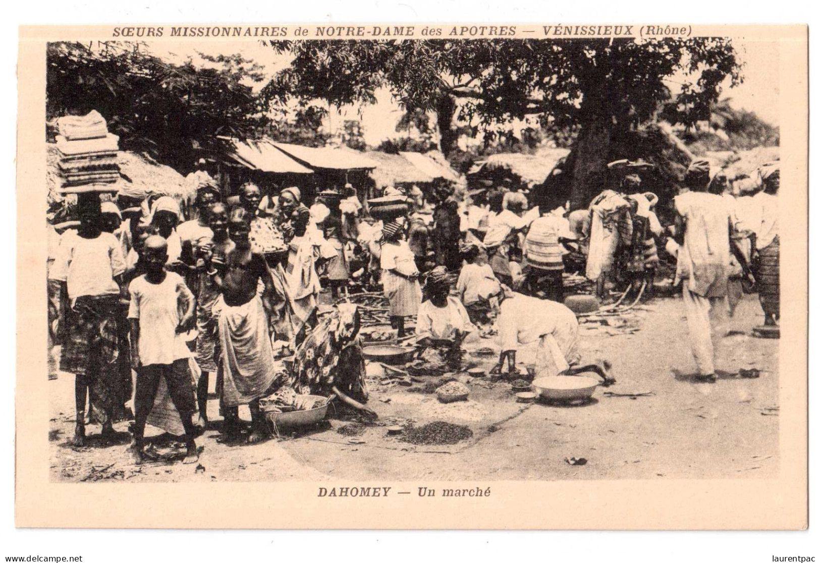 Dahomey - Un Marché - Soeurs Missionnaires De Notre-Dame Des Apôtres - Vénissieux - édit. Non Identifié  + Verso - Dahomey