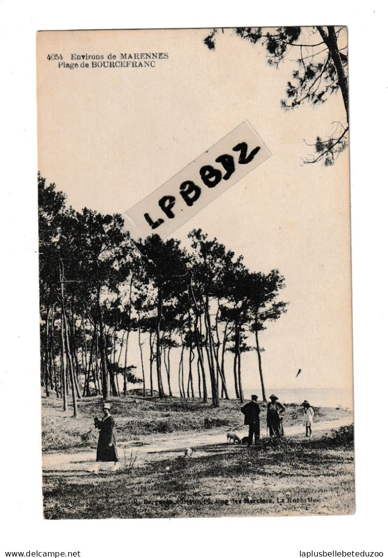 CPA - 17 - MARENNES Environs - Plage De BOURCEFRANC - Animation - Vers 1920 - Pas Courant - Marennes