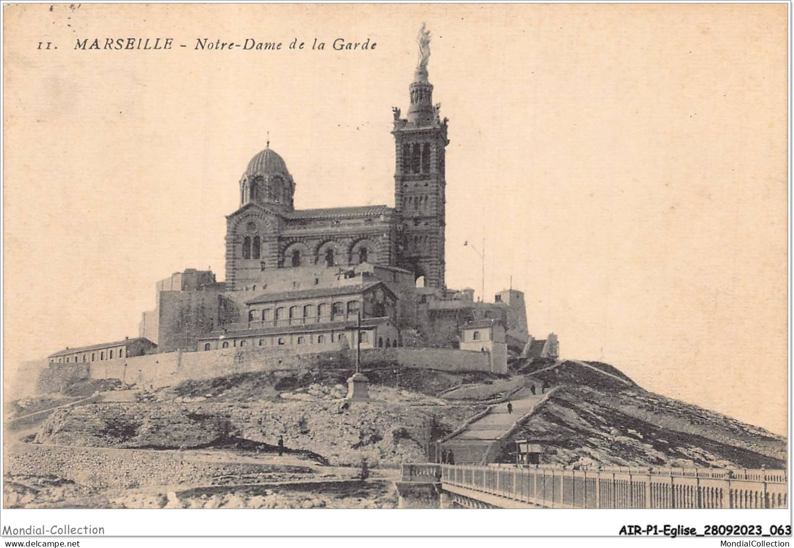 AIRP1-EGLISE-0032 - Marseille - Notre-dame De La Garde - Eglises Et Cathédrales