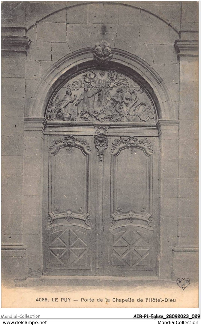 AIRP1-EGLISE-0015 - Le Puy - Porte De La Chapelle De L'hotel-Dieu - Eglises Et Cathédrales