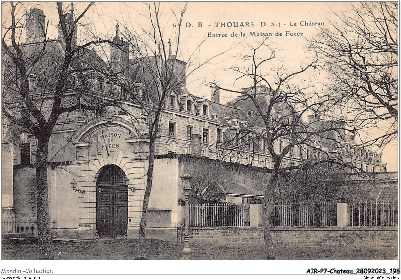 AIRP7-CHATEAU-0789 - Thouars - Le Chateau Entrée De La Maison De Force - Castelli