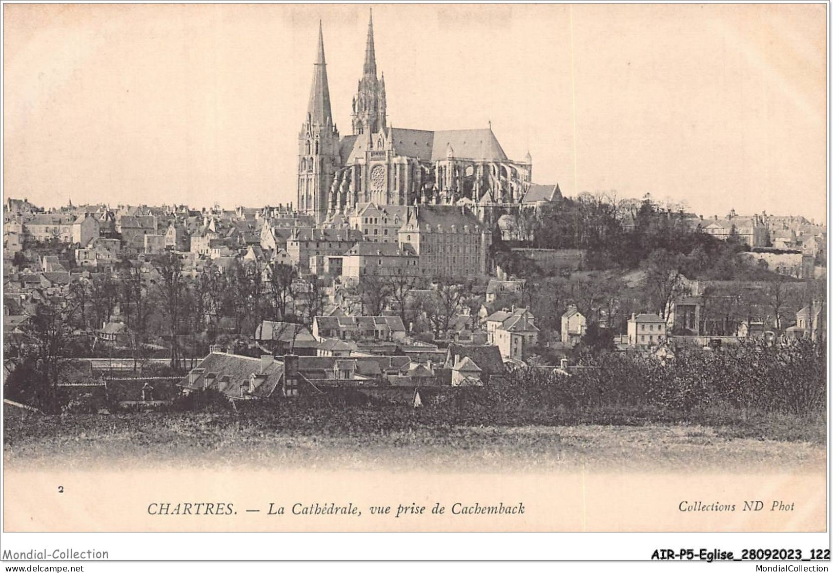 AIRP5-EGLISE-0505 - Chartres - La Cathédrale Vue Prise De Cachemnack - Chiese E Cattedrali