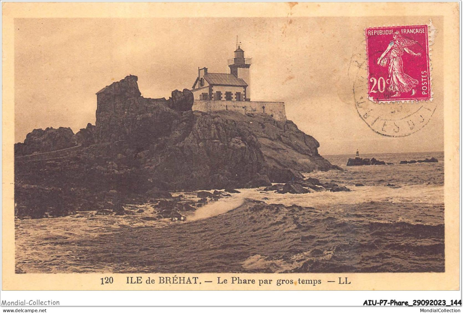 AIUP7-0665 - PHARE - Ile De Bréhat - Le Phare Par Gros Temps - Lighthouses