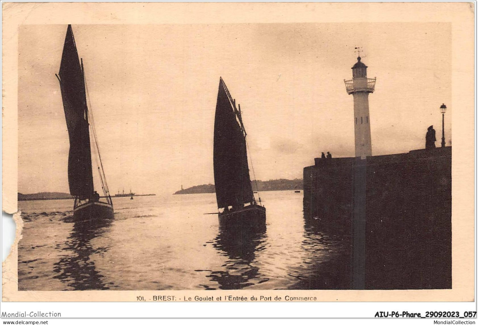 AIUP6-0520 - PHARE - Brest - Le Goulet Et L'entrée Du Port De Commenrce - Faros