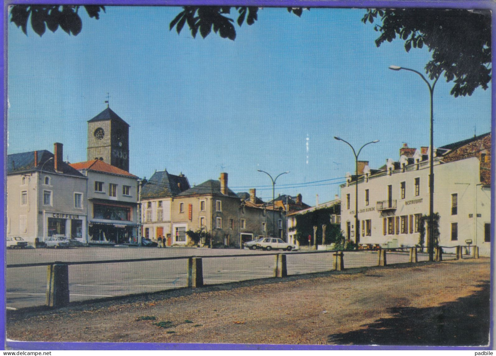 Carte Postale 79. Argenton-Chateau  Hotel De La Croix-Blanche  Coiffeur    Très Beau Plan - Argenton Chateau